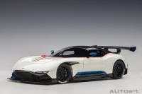 1:18 Aston Martin Vulcan (Stratus White with Red and Blue stripes) - AUTOART - 70261